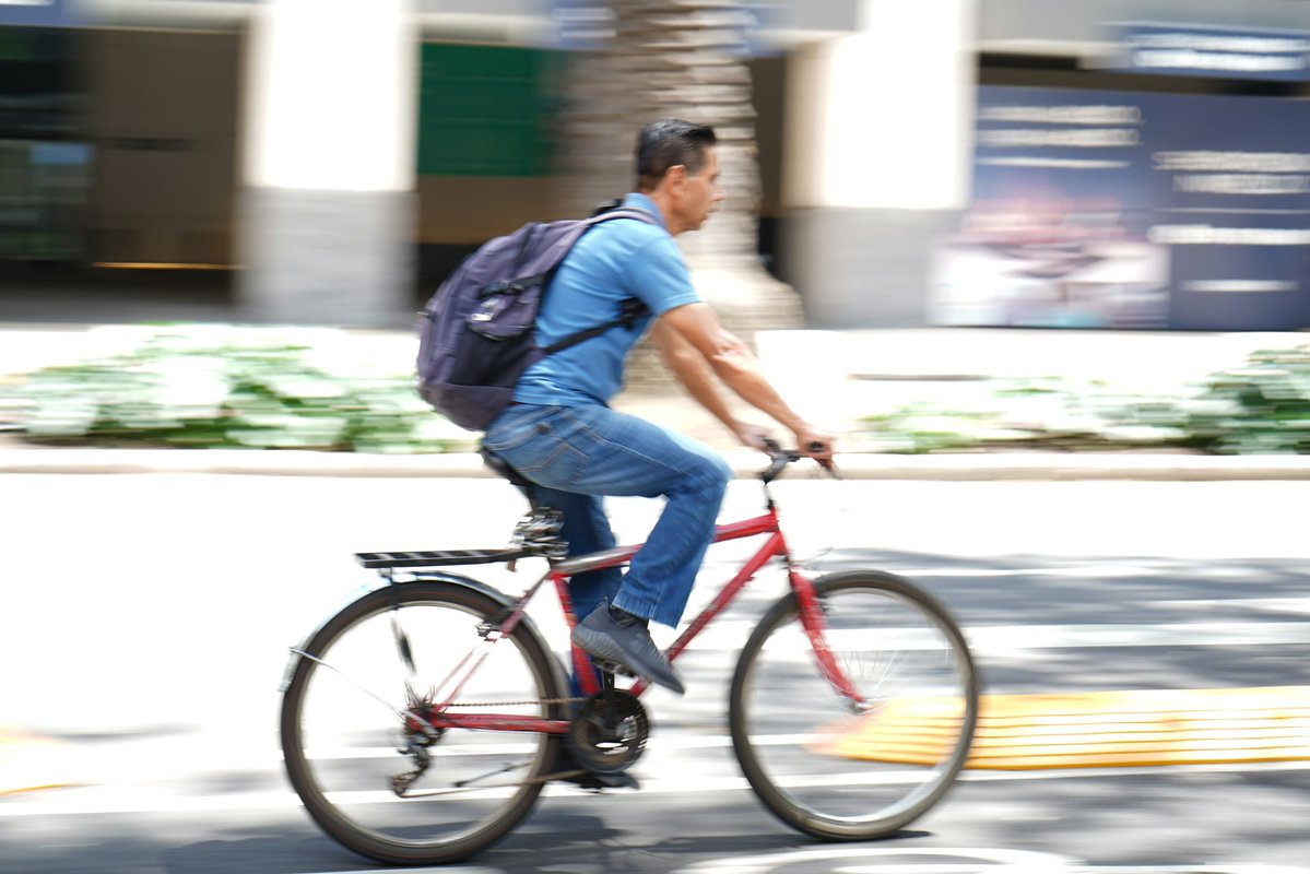 AlessandraRdlv's tweet photo. Seguimos recuperando las calles para todas y todos. Entregamos la rehabilitación de la ciclovía de Ignacio Ramírez, en la colonia Tabacalera.

Calles más seguras, mejor movilidad y espacio público digno.

Así se ve cuando encontramos el CÓMO SÍ. ❤️‍🔥 #RenaceCuauhtémoc https://t.co/vLWx5zilzV