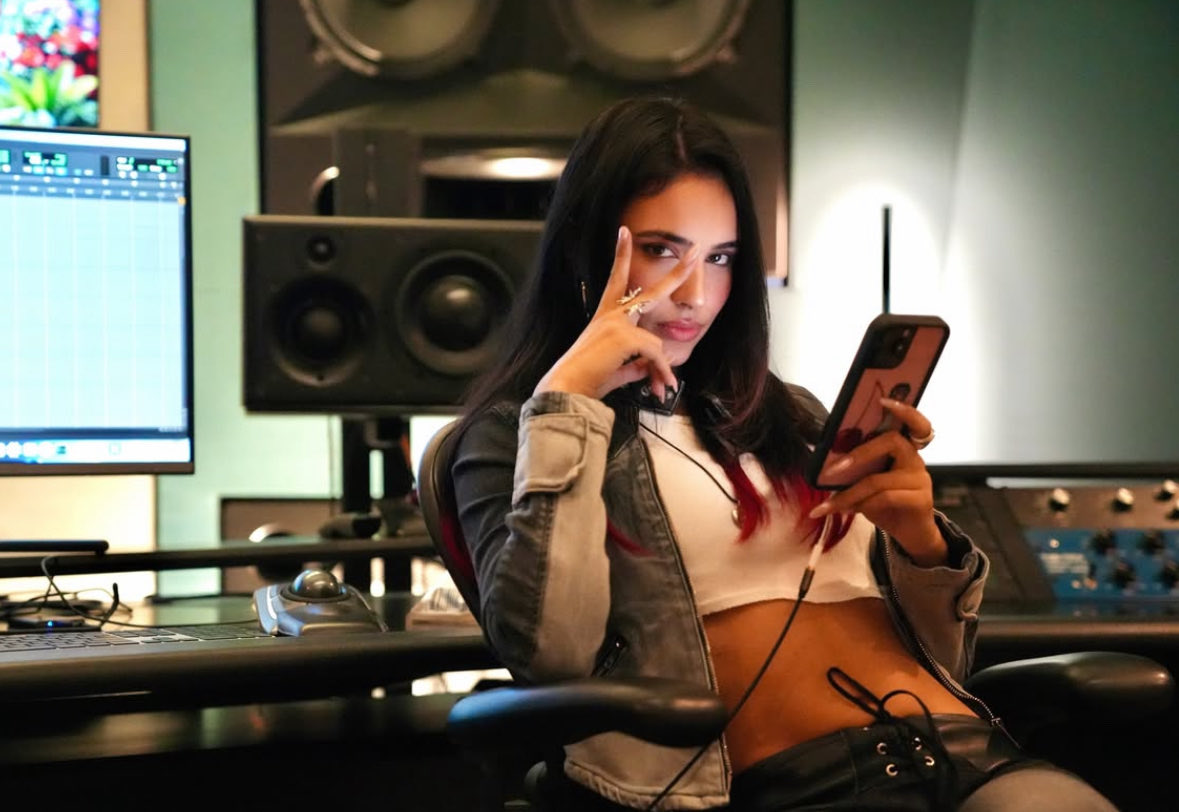 descendantstrr's tweet photo. 🚨 Kylie Cantrall stuns while recording her upcoming debut album. https://t.co/EBAKtiznDk