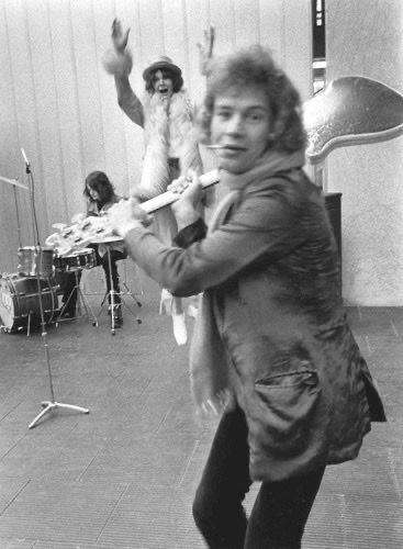 MusicAdult66693's tweet photo. #Yes #BillBruford https://t.co/FAxaWPnTqE