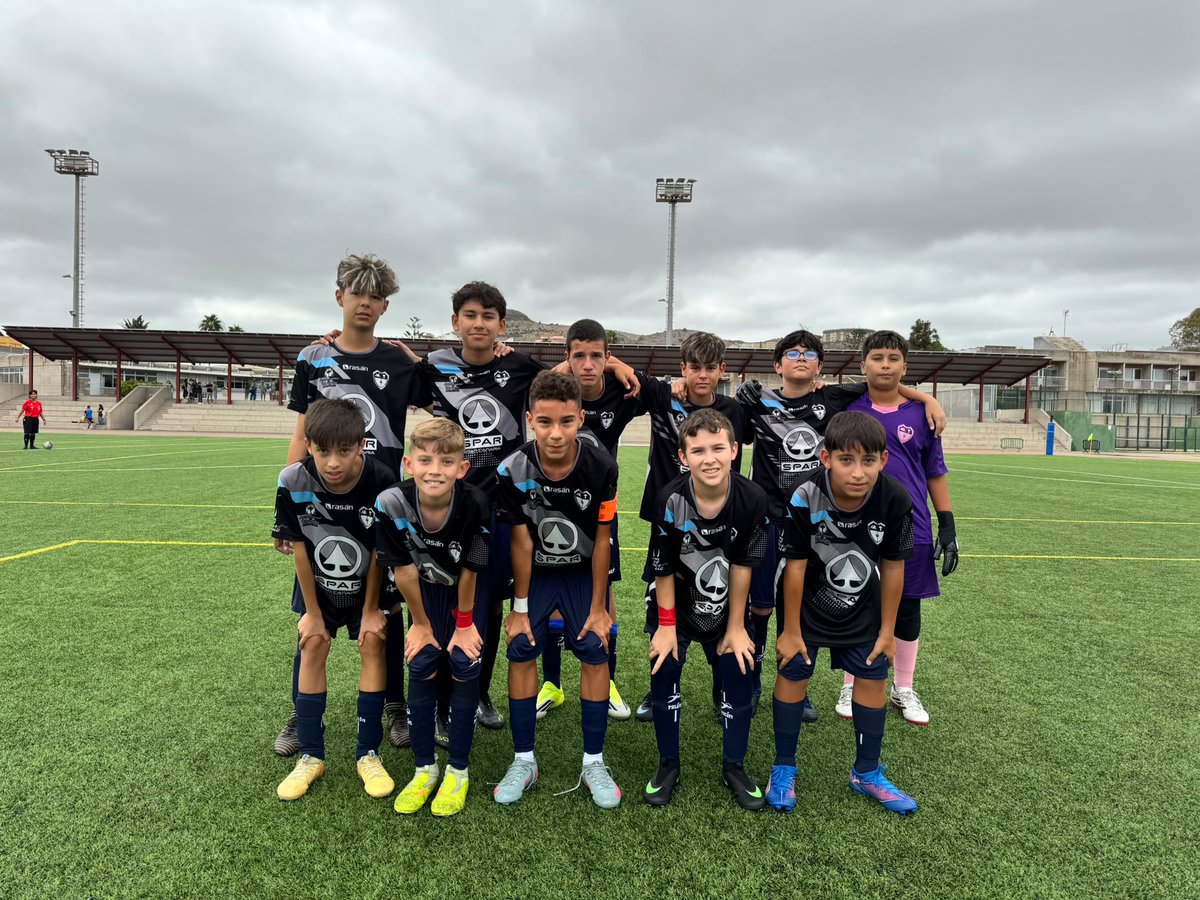UDValsequillo's tweet photo. 𝐈𝐍𝐅𝐀𝐍𝐓𝐈𝐋 𝐁 // Un debut de esfuerzo 🙌🏼
Nuestro Infantil B cayó en su estreno liguero ante el Corazón de María B, pero el equipo lo dio todo hasta el final.
¡A seguir trabajando y creciendo juntos! 💪🏼
#vamosvalsequillo⚽️💙
#súbetealtren🚂 https://t.co/dxSs9ECm5k