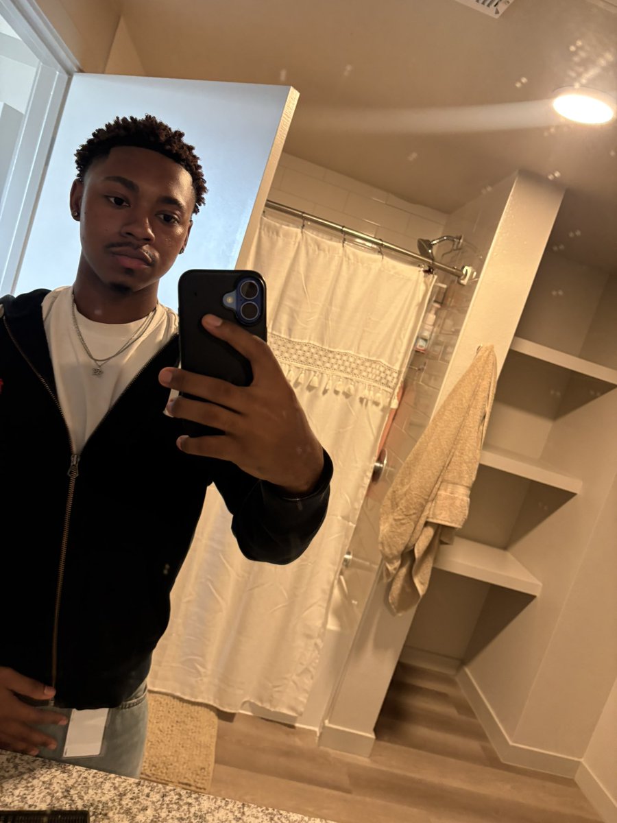 syrestarz's tweet photo. #dallas https://t.co/6cR3h9RMZL
