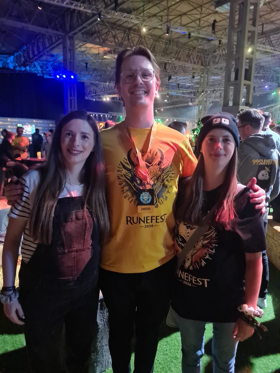 MissRichTeaa's tweet photo. RuneFest spam #6 😊 @JagexSpyro @nhealing11 @Forumscape https://t.co/GYdgLELcGR