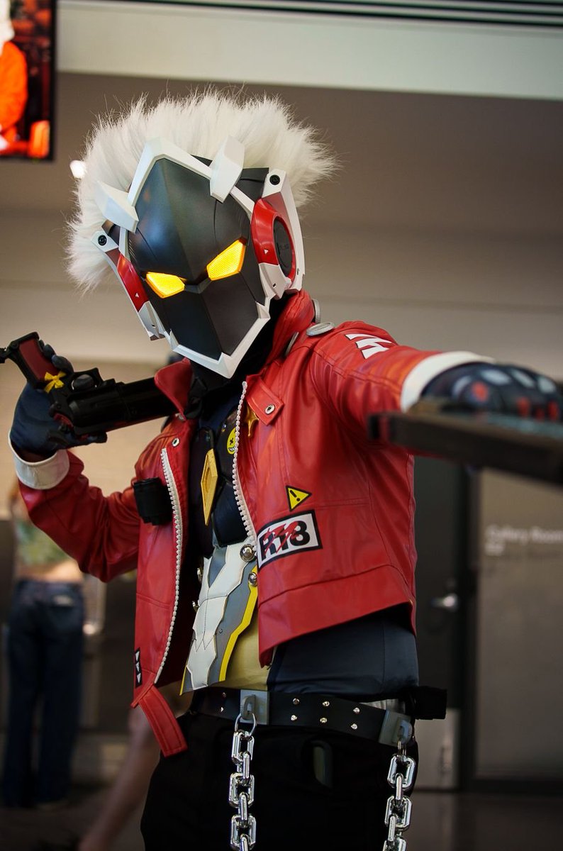 Lukewarm_Toast7's tweet photo. @dalbin_cos I hear ya with all that gear and such little vision. You're almost like a gmod npc looking up and down with your whole body sometimes just to know where your going. I have the same issue with mine. Even with the lights on. Cant see. Lol. https://t.co/MiIWoqs8RC