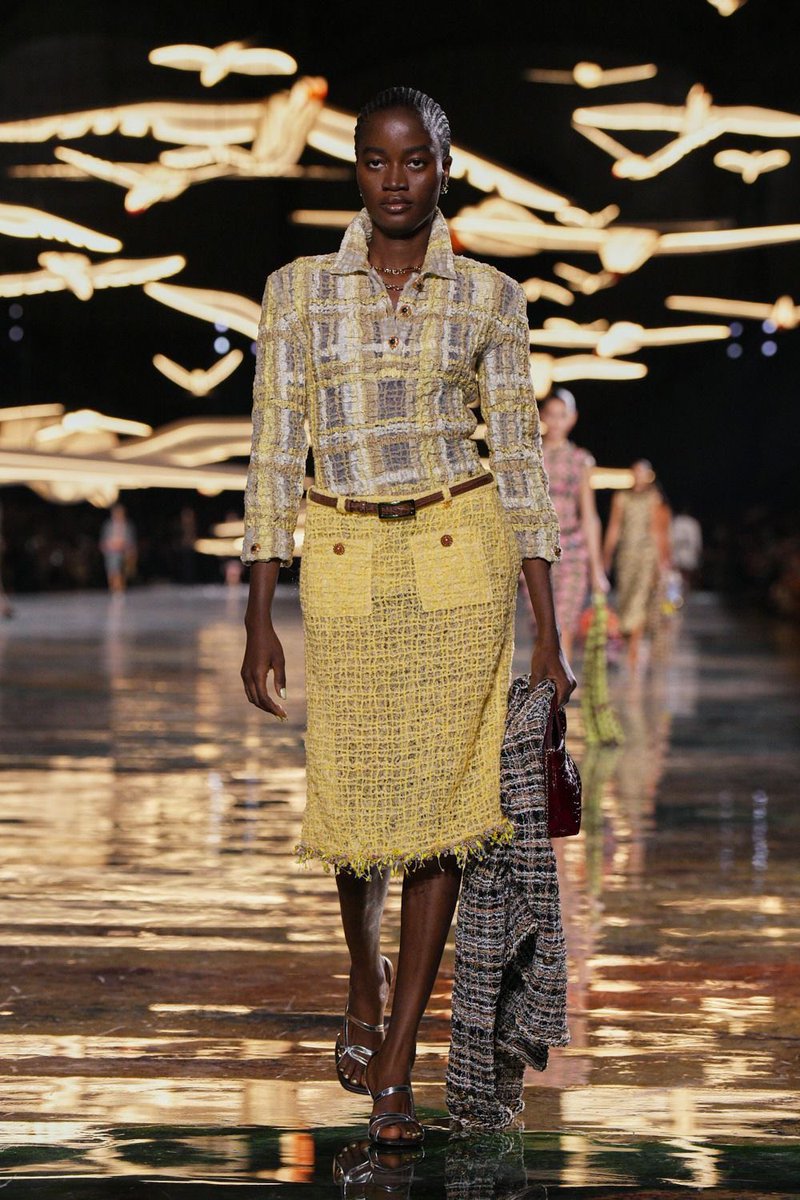 TheRoseNG's tweet photo. Rachel Ojuromi embodied elegance for CHANEL RUNWAY SHOW😍 https://t.co/elWtstXsQp
