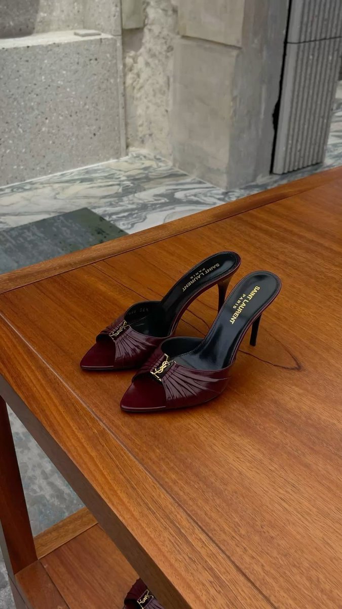 befordeni's tweet photo. YSL burgundy mules https://t.co/L4pk8SYoWE