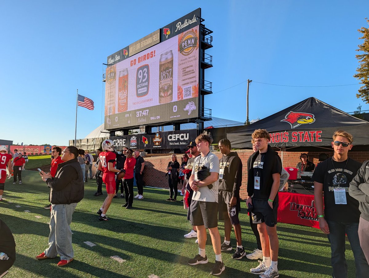 Cannon_Davis3's tweet photo. Had a great GameDay visit at @RedbirdFB Always good to see @Coach_Key1 and @CoachBobDunnJr Looking forward to my next trip to campus. @BETTfootball @RipCity7on7 @QBHitList @PrepRedzoneIA @AllenTrieu @CharlesPower @adamgorney @TomLoy247 @PreWarWesley https://t.co/5svu7cZ2o9