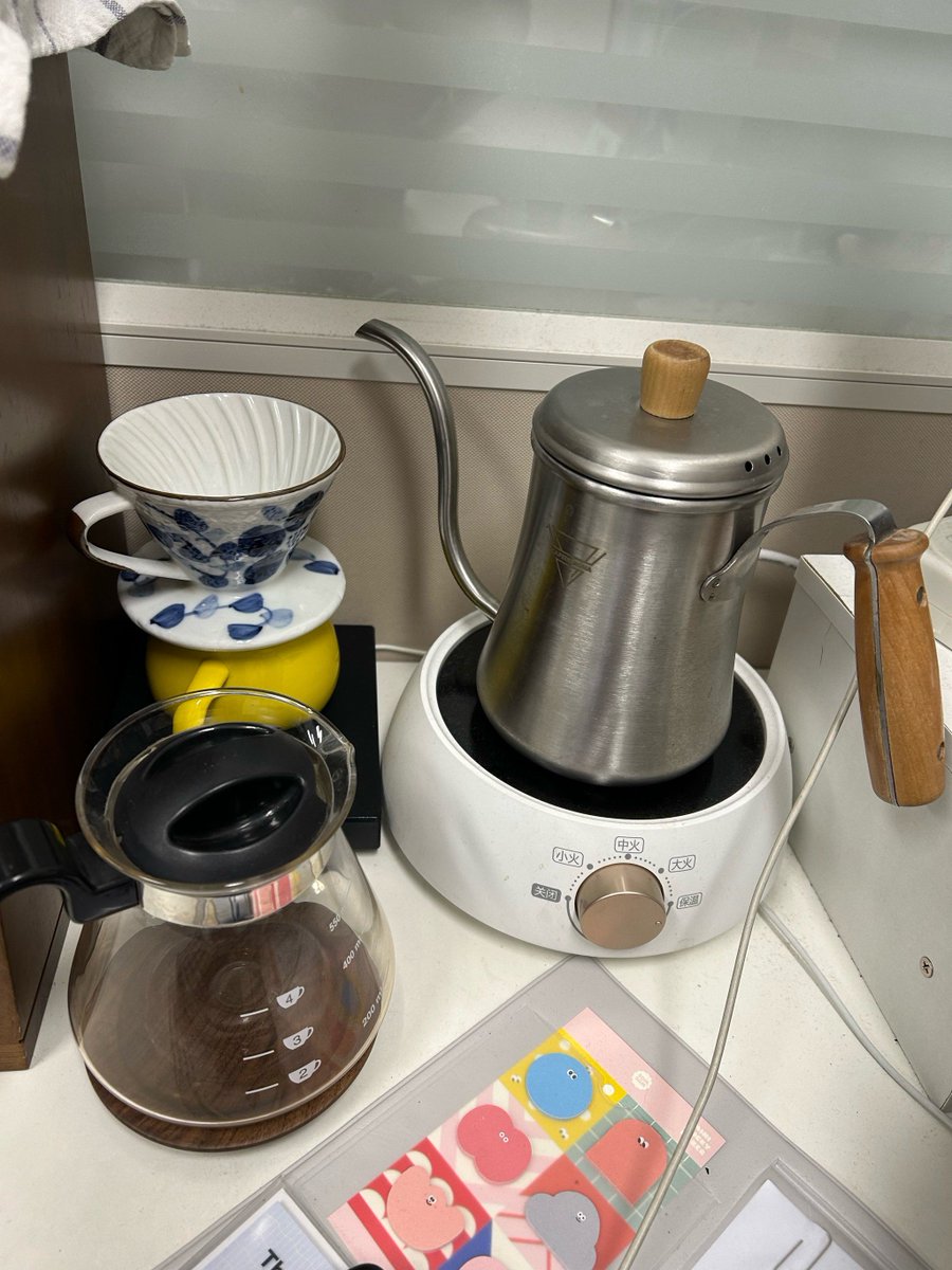 EmersonEdipzah's tweet photo. Hoy aprendí a cocinar sin quemar la olla, pero me quedé con el filtro sucio del café. https://t.co/w73UN4yMwb