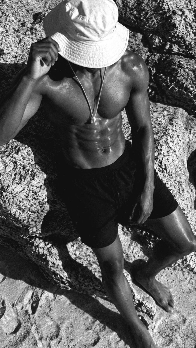 al3xking25's tweet photo. Looking for someone who can handle my energy 😉 https://t.co/c4ZZjdfMSZ