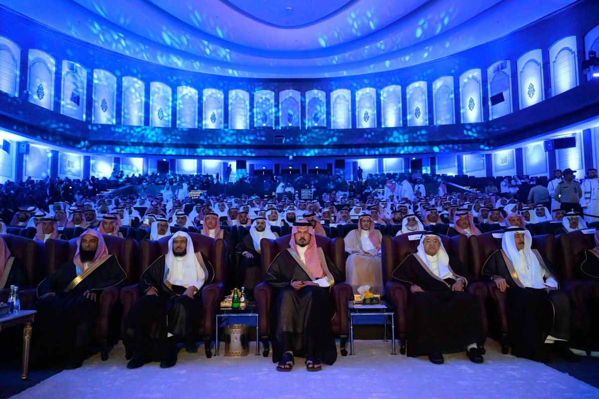 imarat_almadina's tweet photo. سمو أمير منطقة #المدينة_المنورة #سلمان_بن_سلطان يرعى حفل «جائزة أهالي المدينة المنورة للمعلم المتميز»، الذي نظمته @MadinahAward في دورتها الثانية. https://t.co/VsLYOKGcGb
