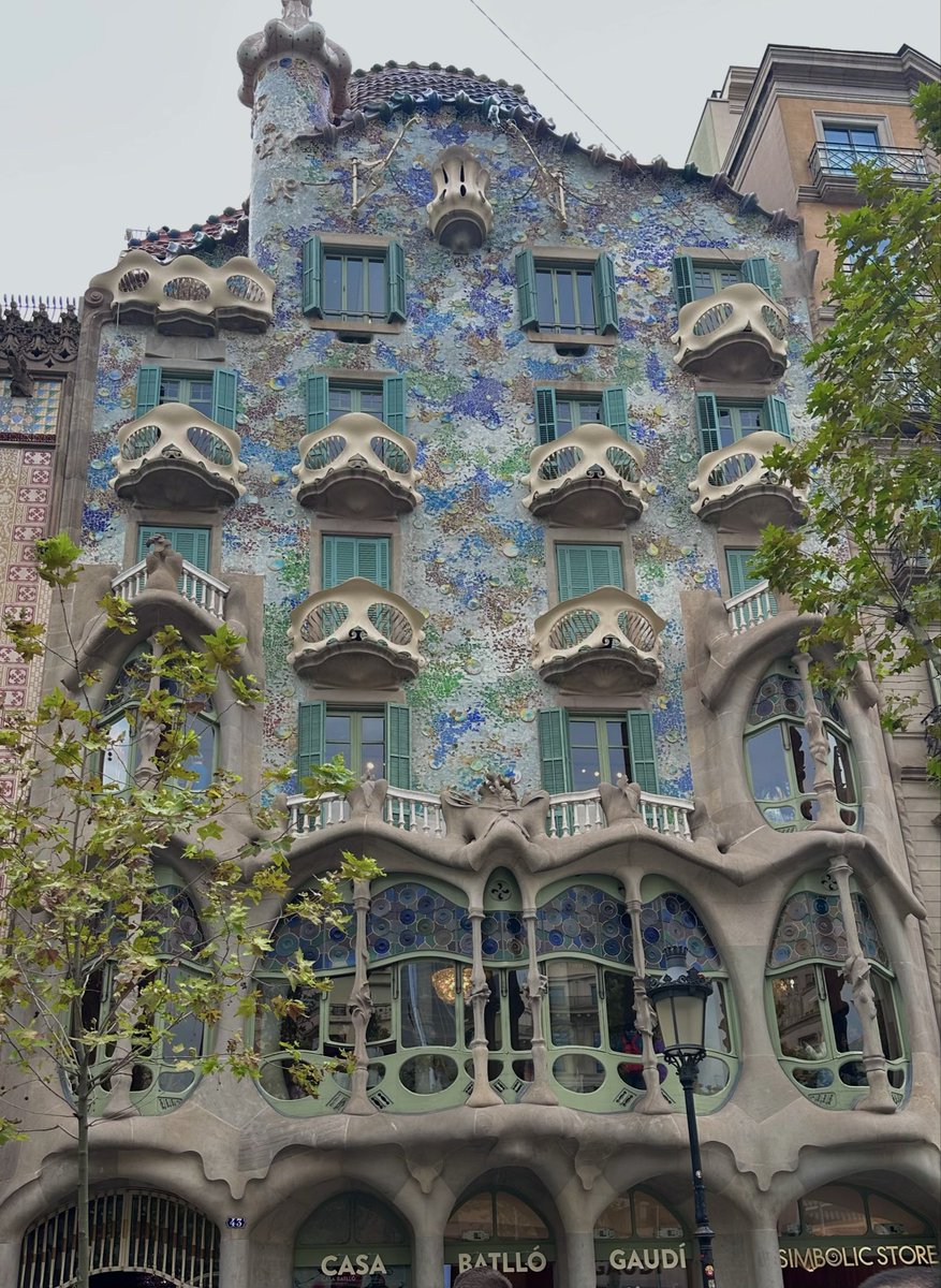 chestpain__'s tweet photo. Barcelona https://t.co/j4gAaAuFyP