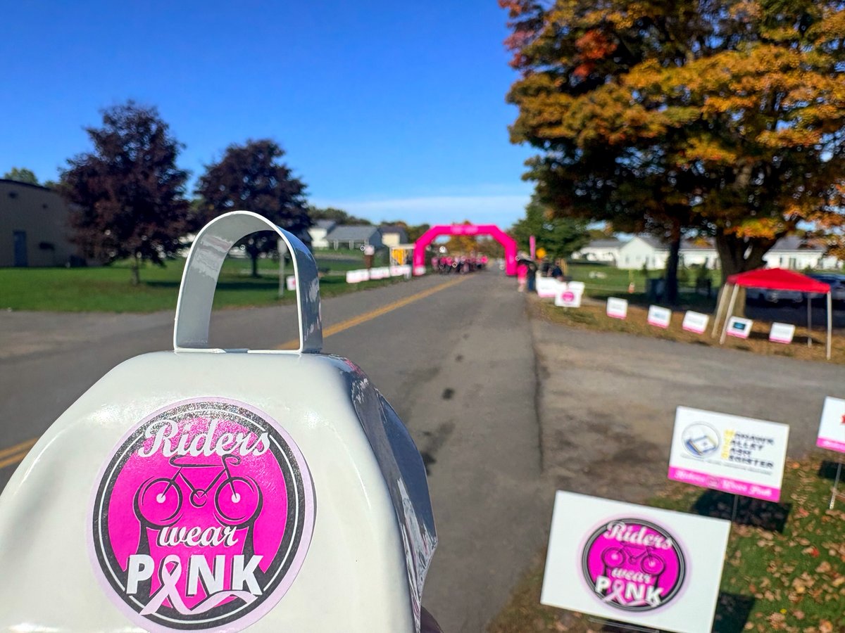 GoCentroBus's tweet photo. Pink was on the move again! 🚍 Centro was proud to be part of the Riders Wear Pink fundraiser event for another year, supporting @AmericanCancer and helping raise awareness in the fight against breast cancer. 🎀

Thank you to everyone who participated, showed support, and donated to this important cause! 💗

#PinkIsOnTheMove #BCAM #BreastCancerAwareness #GoCentroBus #RidersWearPink #RideForTheCure