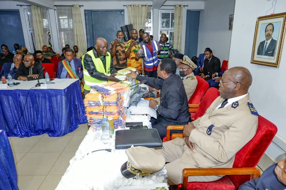 MinatDivcom's tweet photo. MINAT Atanga Nji Paul has ordered stronger enforcement of the identification of commercial motorcycle riders in the North-West. He said the sensitisation phase is over and called for full compliance with identification, registration, number plates and other security requirements. https://t.co/scDTvGR8ap
