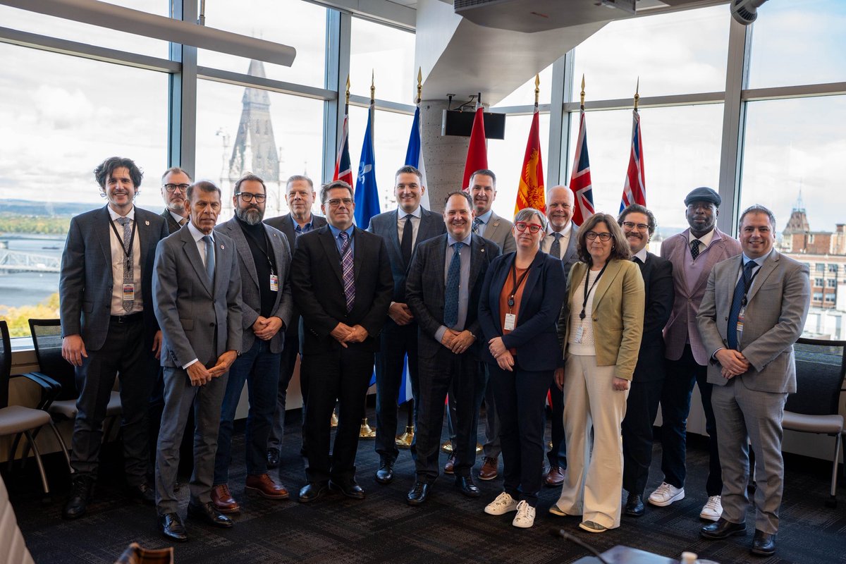 JZerucelli's tweet photo. Les travailleuses et les travailleurs contribueront à façonner la conception et l'utilisation de l'IA au Canada.

Aujourd'hui, j'ai pris part à la première réunion du Conseil consultatif sur l'IA et le travail, avec le ministre Evan Solomon et le sénateur Hassan Yussuff.

Nous avons parlé de formation professionnelle, de soutien aux travailleuses et aux travailleurs, et de l'avenir de l'IA au Canada.

Nous serons toujours aux côtés des travailleuses et des travailleurs du Canada.