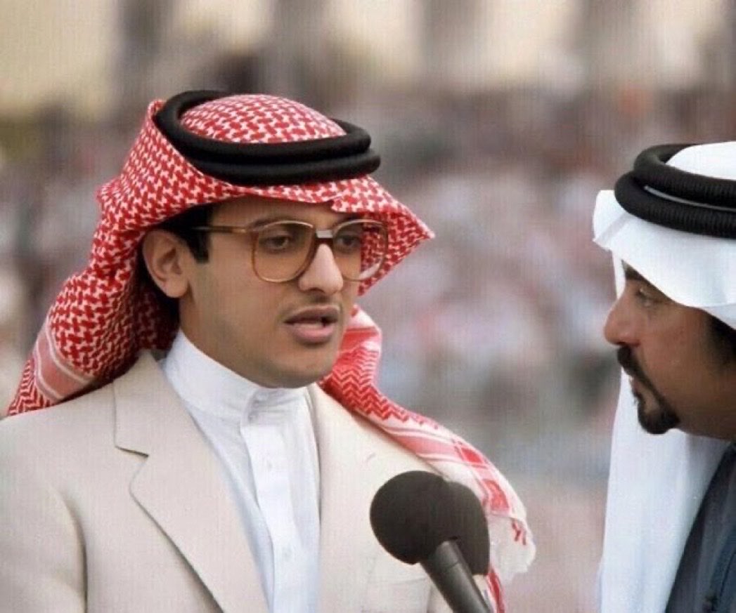 1h_alrwiliy's tweet photo. رحم الله فقيد الهلاليين الأمير عبدالله بن سعد والذي توفاه الله وهو ذاهب خلف #الهلال 
حببنا بالهلال ورحل رحمة الله عليه 🤲 https://t.co/a7DKA9dYYm
