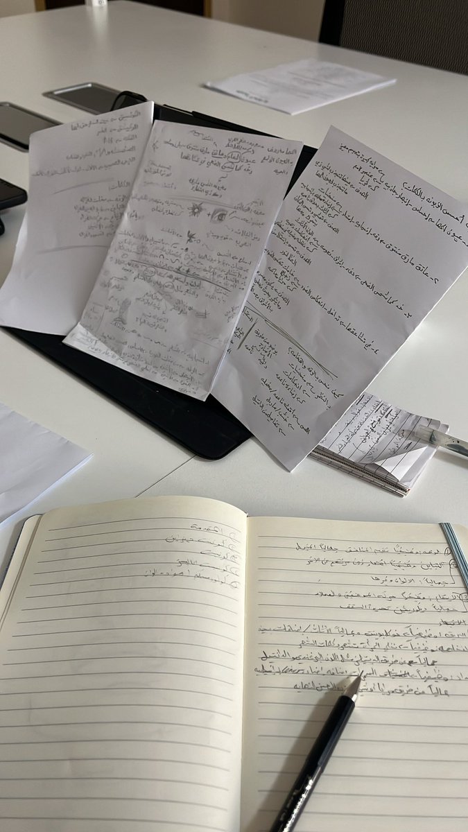 rilii_3's tweet photo. من كثر ماني مغرمه بالشعر هالترم أعمالي كلها عن ابيات شِعر وكل ماده تقول الدلع عندي🥹❣️❣️ https://t.co/Mm6Wnge1Ia