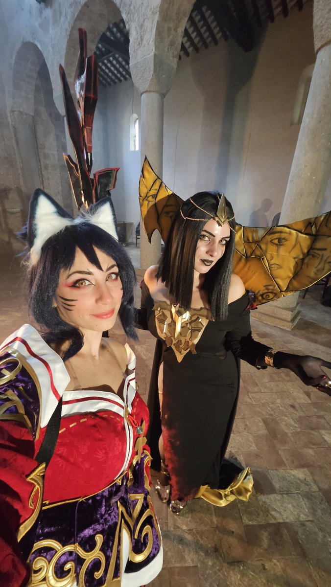 federicadipaolo's tweet photo. So happy to share with friends this kind of event 🥹 #cosplaytime #ahricosplay https://t.co/qPYjdhGoFE