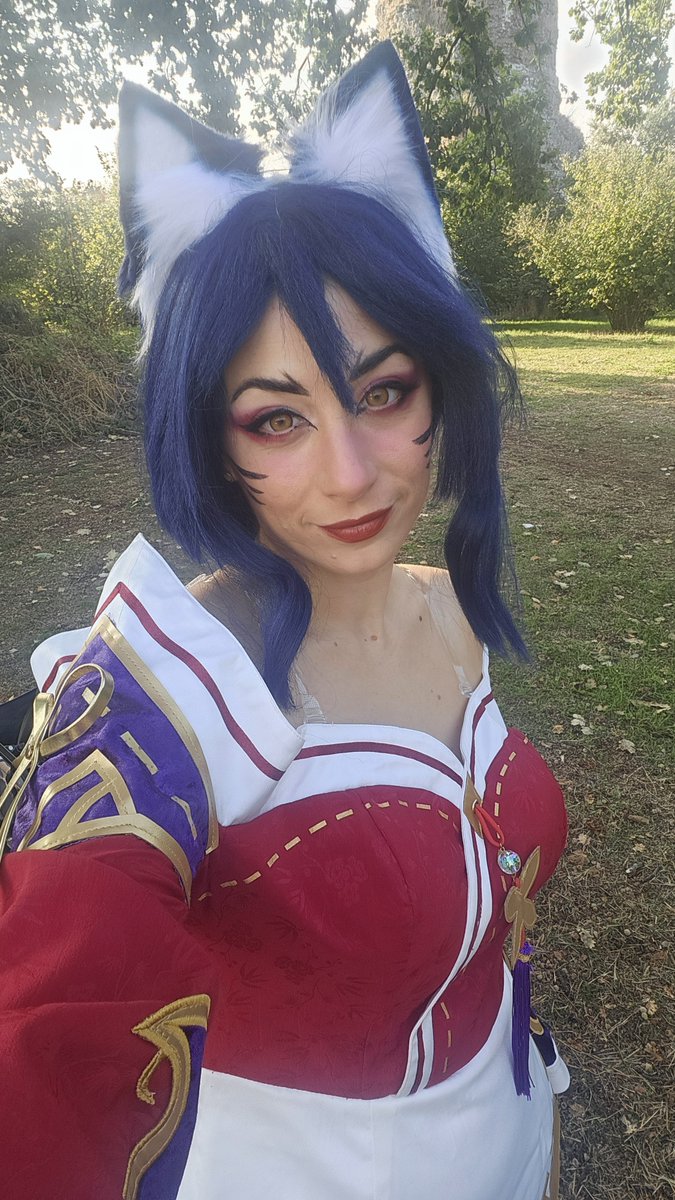 federicadipaolo's tweet photo. So happy to share with friends this kind of event 🥹 #cosplaytime #ahricosplay https://t.co/qPYjdhGoFE