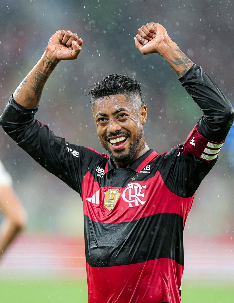 Flamengo's tweet photo. 2️⃣ dias pro Mengão voltar a campo e o adm tá igual o BH: 😁😁😁😁😁😁 https://t.co/B5DScY4vfA