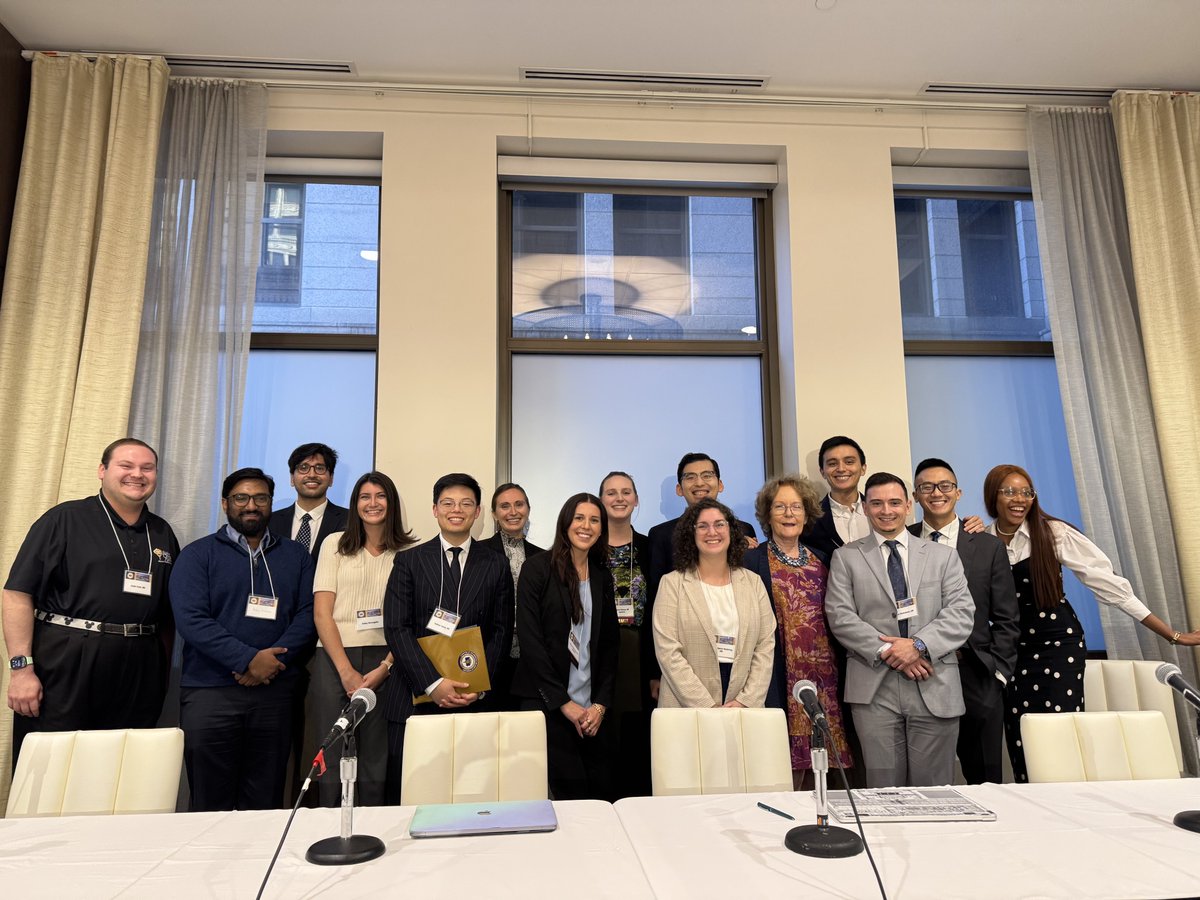 PamCakes2022's tweet photo. Always a fun time at the @PAradsoc Annual Meeting! 🩻 Love to see the trainee and medical student turn out still going strong! 🙌
#radres #futureradres #radiology #ACRRFS
@RFS_MSS_PARAD https://t.co/JauJbkbgtZ
