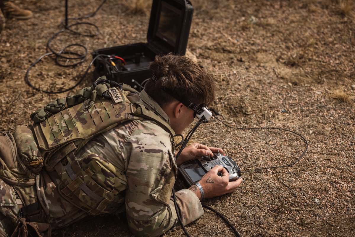 4thInfDiv's tweet photo. Soldiers from 1st Stryker Brigade, 4th ID, conducted sUAS gunnery training at Fort Carson. This training sharpens pre-flight and live-fire skills, boosting brigade lethality and readiness. #4thID #USArmy #FortCarson #sUAS #Readiness @USARPAC @I_Corps https://t.co/Ag8DS3IZzE