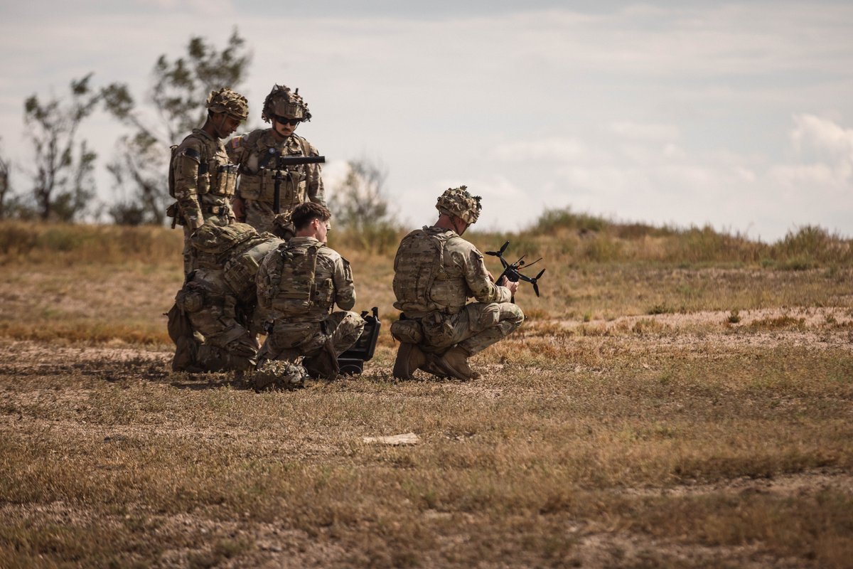 4thInfDiv's tweet photo. Soldiers from 1st Stryker Brigade, 4th ID, conducted sUAS gunnery training at Fort Carson. This training sharpens pre-flight and live-fire skills, boosting brigade lethality and readiness. #4thID #USArmy #FortCarson #sUAS #Readiness @USARPAC @I_Corps https://t.co/Ag8DS3IZzE