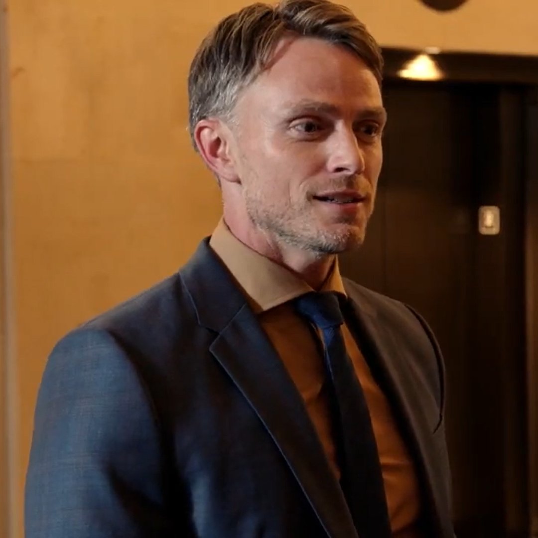pilotkelsons's tweet photo. growing fond of mark callan he's so :3 https://t.co/x9yZKEkvFn