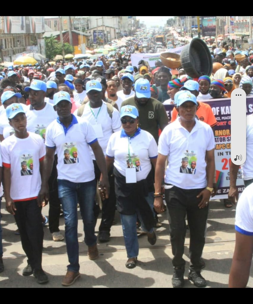 Abdool85's tweet photo. BREAKING: KADUNA SHUTS DOWN AS NON-INDIGENE SUPPORT GROUP DECLARES SUPPORT FOR UBA SANI’S 2027 RE-ELECTION!

Business activities in parts of the Kaduna metropolis temporarily ground to a halt on Saturday as thousands of residents, traders and members of non-indigene communities turned out in full force to declare their support for Governor Uba Sani ahead of 2027!

From Sheikh Gumi Market to Ahmadu Bello Way and Sabon Tasha, representatives of various non-indigene groups, including Igbo, Yoruba, South-South, Nupe and Idoma coalitions, gathered to endorse the Governor for a second term.

Why the massive endorsement?
Leaders of the various residents’ associations pointed to key improvements in the state over the past few years:

✅ Inclusivity & Unity: A government that listens and gives every resident a sense of belonging, regardless of tribe or religion.

✅ Business-Friendly Environment: Reduced harsh enforcement and double taxation, alongside policies that help small businesses thrive.

✅ Infrastructure & Peace: Ongoing urban projects and continuous efforts to maintain peace and security across commercial hubs.

Traders locked their shops, tricycles waved banners and major roads filled with supporters chanting slogans of unity and progress!

Government officials warmly received the delegation, reassuring the community that the administration remains committed to serving ALL residents of Kaduna State.