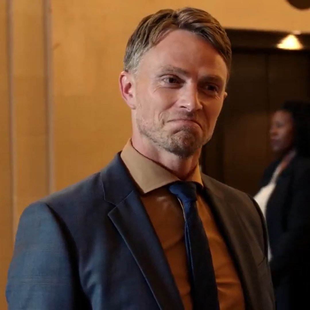 pilotkelsons's tweet photo. growing fond of mark callan he's so :3 https://t.co/x9yZKEkvFn
