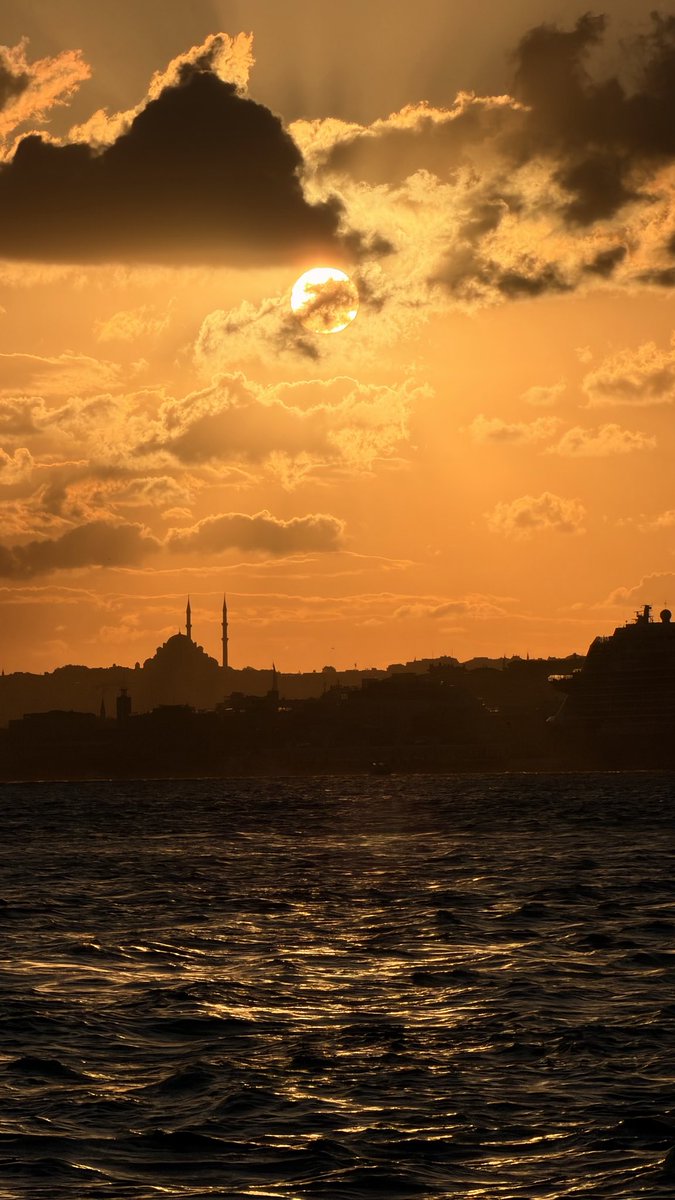 yikikabla's tweet photo. Istanbul yaaaa https://t.co/ZzVV9o3px1