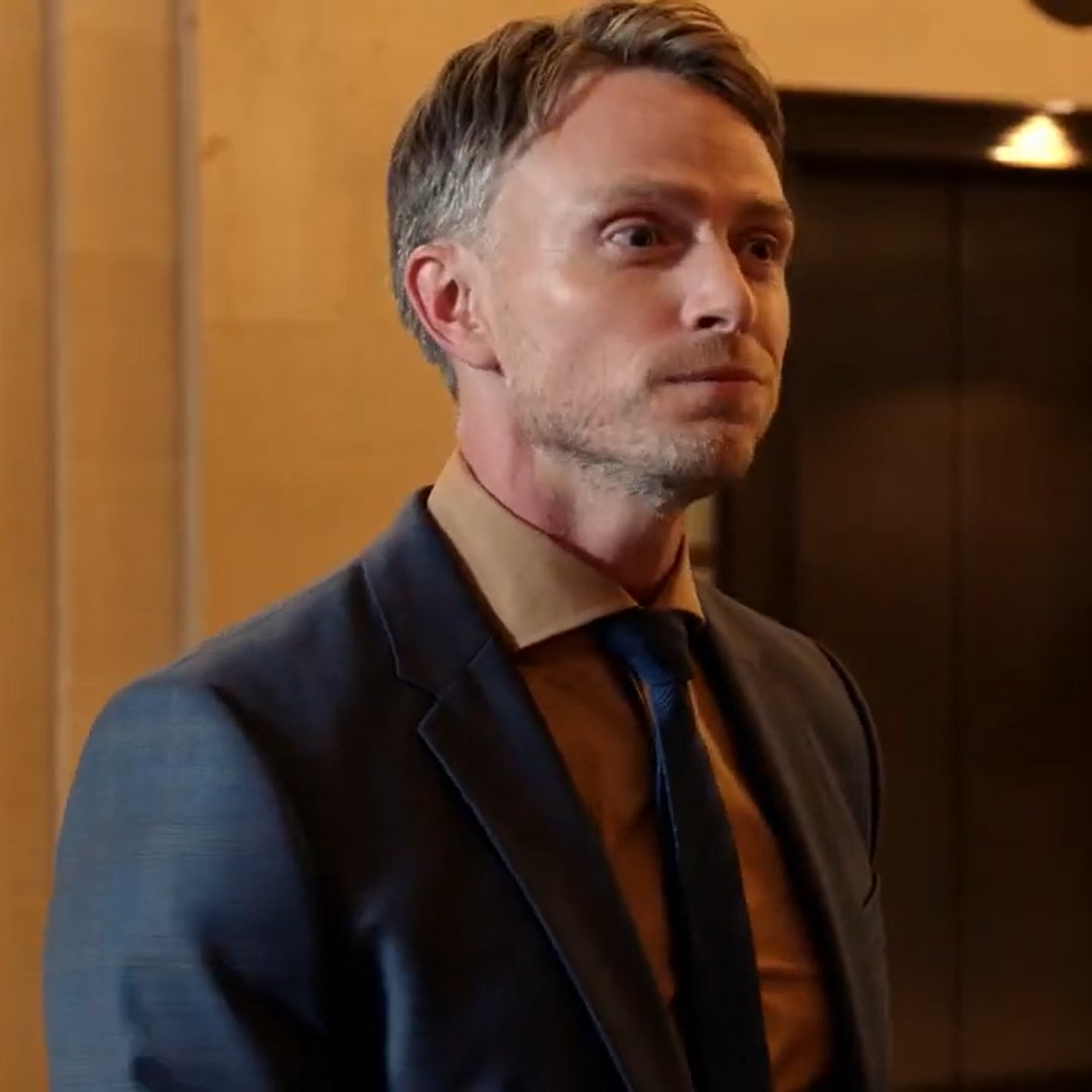 pilotkelsons's tweet photo. growing fond of mark callan he's so :3 https://t.co/x9yZKEkvFn