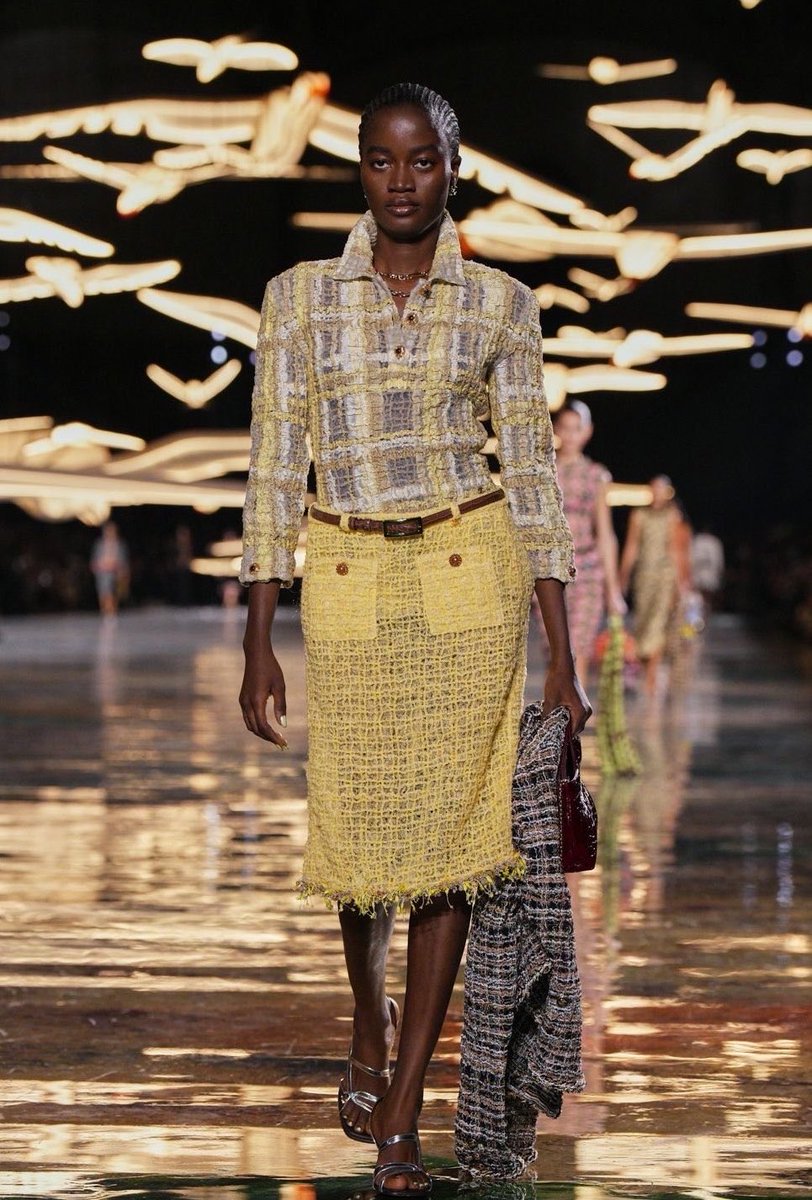badestoutfit's tweet photo. from lagos to paris at the chanel ss27, rachel ojuromi went from recreating fashion’s most iconic looks to becoming part of the fashion moment herself https://t.co/HEDWMHAwjE