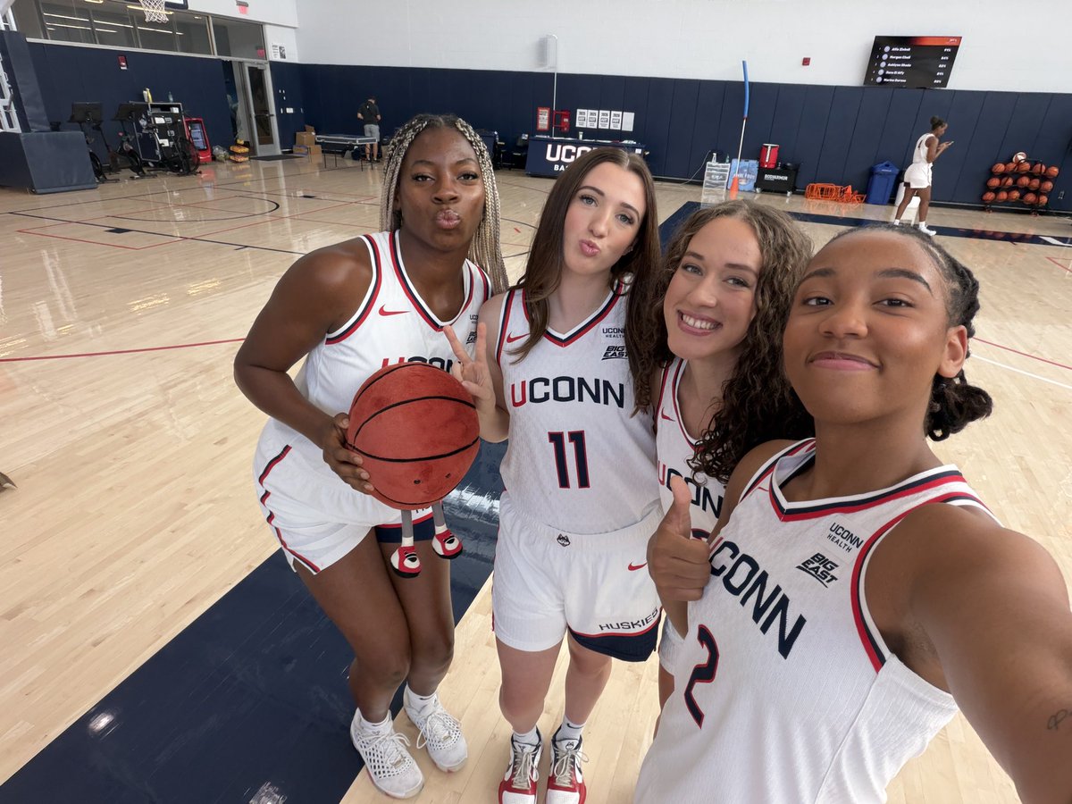 UConnWBB's tweet photo. Y’all ready for this season?

- @KamoreaArnold https://t.co/Ge6AEXmQ2a