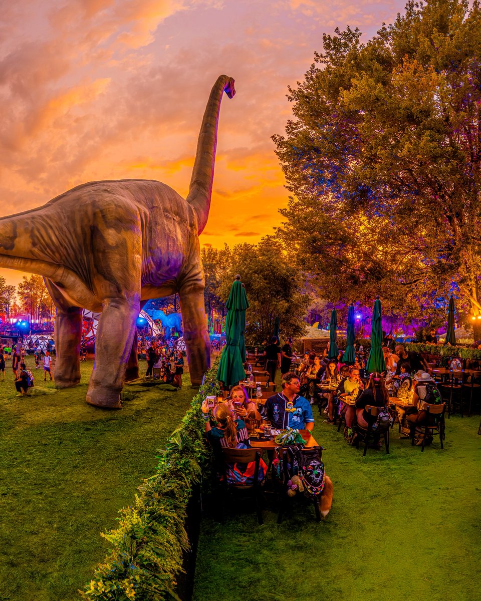 lost_lands's tweet photo. Still thinking about dinner with the Lost Lands fam at Chomp Steakhouse 🥩🦕 https://t.co/P1KXWR7XdV