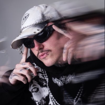 mendigxs's tweet photo. #NovaFotoDePerfil essa é a foto mais irada que tiraram de mim plmds acho que vou goza https://t.co/Lzhg9klIiM