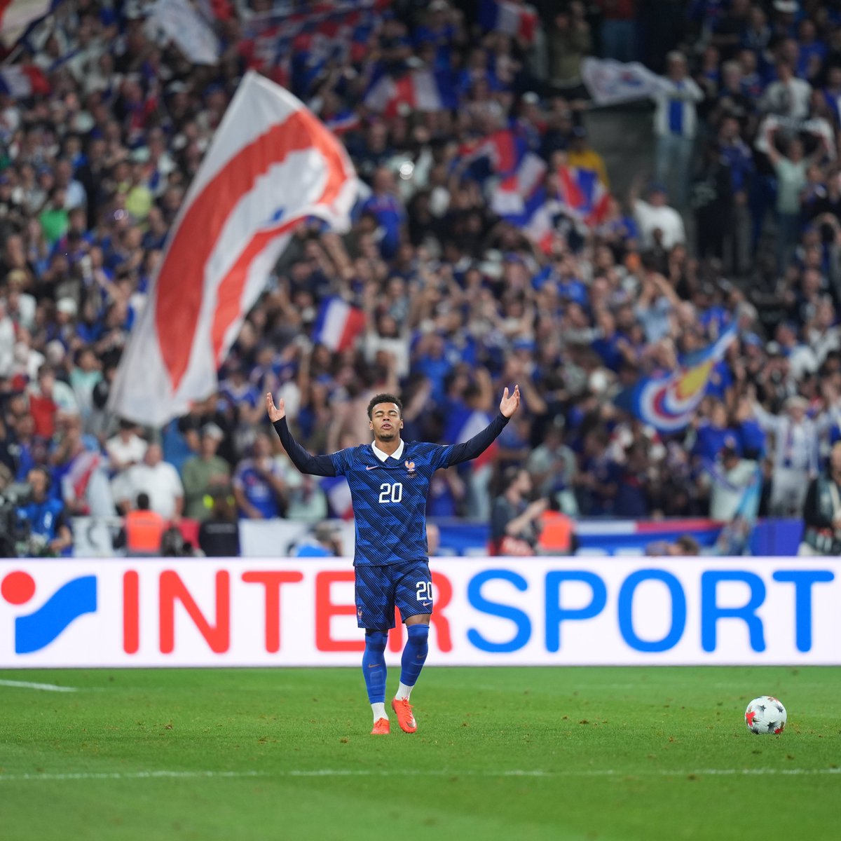 equipedefrance's tweet photo. 🔥🇫🇷 https://t.co/cPlcLQoL1j