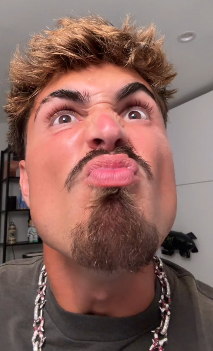 prettyboyfaces's tweet photo. TJR trades face thread📊 https://t.co/p1W2klKQtV