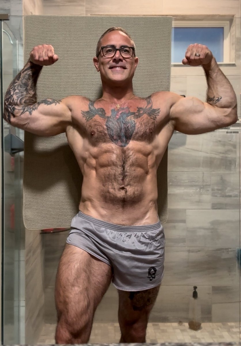 SergeantSiww's tweet photo. Be my private.  Get worked hard. SergeantSilverFox 🥵
@sargesilverfox https://t.co/Uw22EOstzP