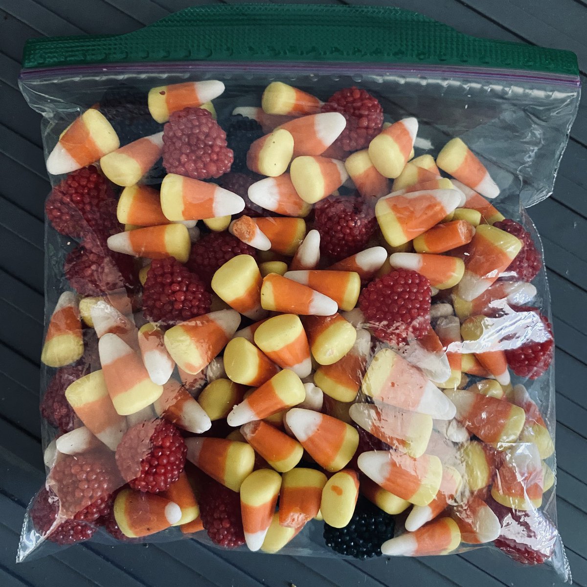 SharpsAndFlats's tweet photo. This makes me happy 😊 🍬 

@DollarTree 
#haribo https://t.co/FF03DyetHl