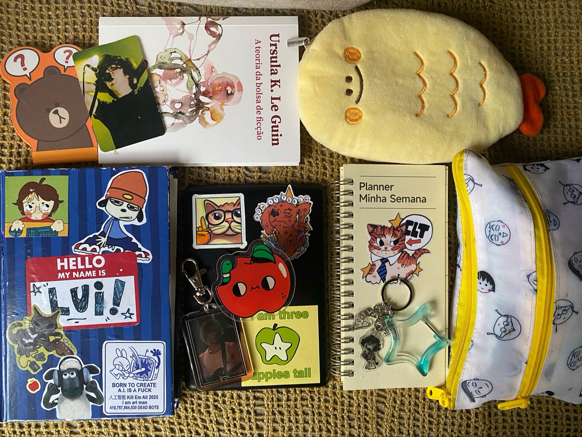 notcoollui's tweet photo. algumas coisas da minha bolsa 📮 https://t.co/qquPxg1PrM