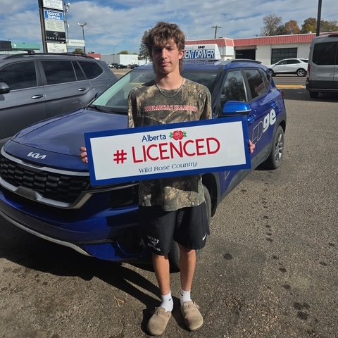 DriversEDgeInc's tweet photo. Licenced to Drive! Congratulations, Parker, on a great road test pass! Remember to Drive Safe &amp; Stay Beautiful!!  #ourstudentsrock #igotmylicence #MedicineHat #drivesafe #happydance #newdriver #nailedit #success #congratulations #driverslicence #roadtest #DriversEDgeInc https://t.co/5LoRUfx5LC