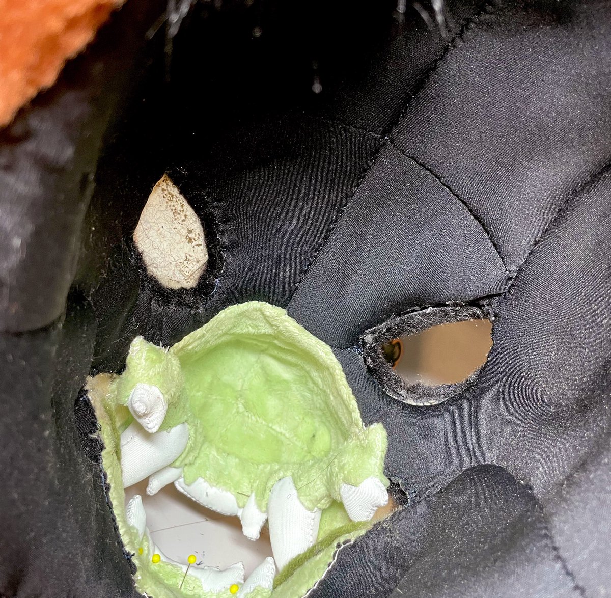 NU_M00N's tweet photo. The inside of this suit looks insane rn 💀 https://t.co/K4wvXiqU04