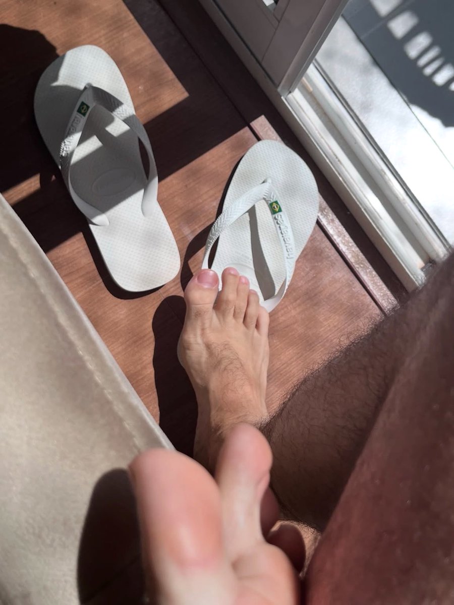 adoropedemacho's tweet photo. .
.
.
.
.
.
#feet #feetfetısh #feetworshi̇p #footfetısh #foot #pedemacho #solademacho #cashmaster #submissao #pesdehomem #pes #solas #findom #fetiche #chule #sub #dom #cashslave #drain #alphamale https://t.co/4TJRxlAJjL