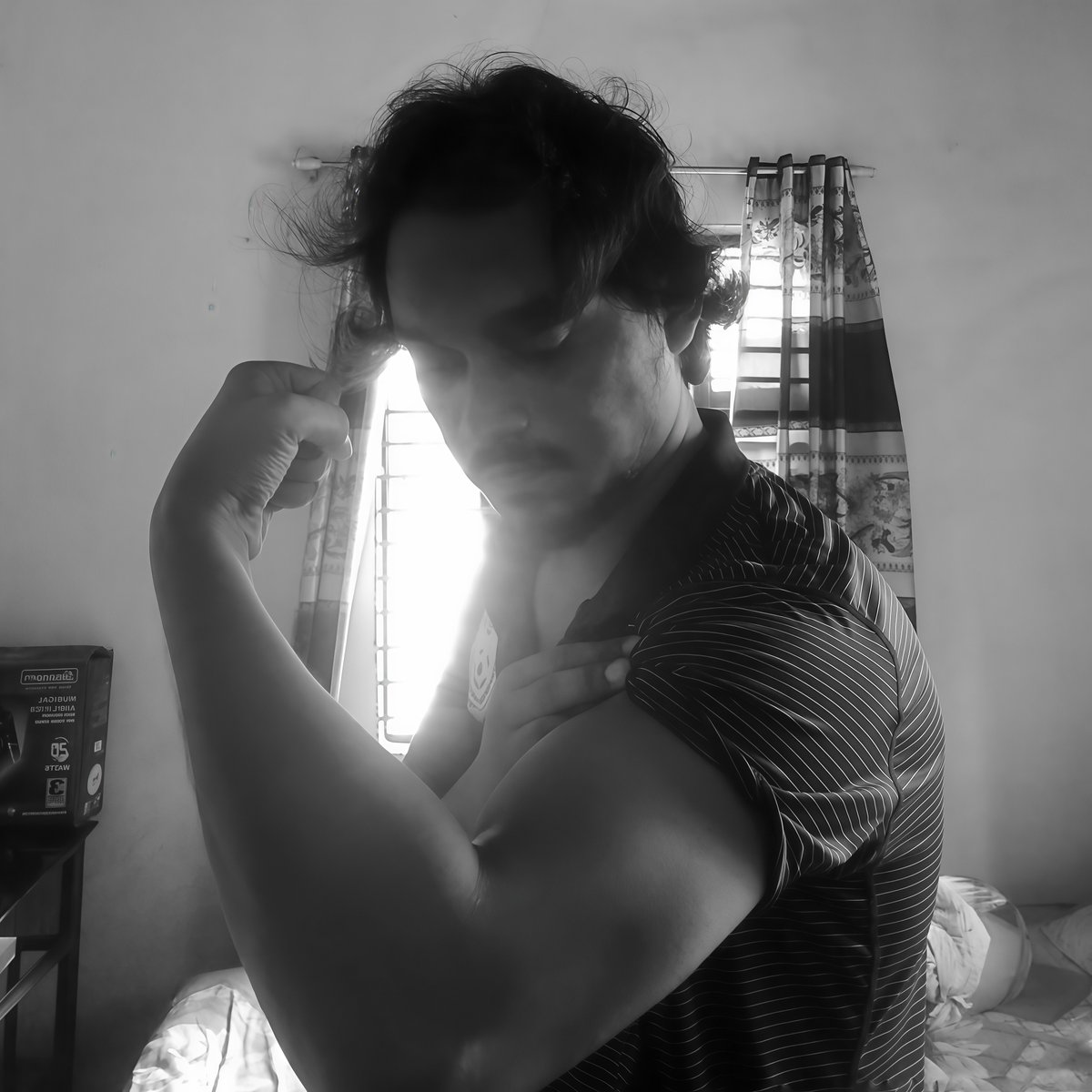 Storm13224's tweet photo. Just checking if the sleeves still fit.
#workouts #gains #biceps https://t.co/DuAXwpm0Tb
