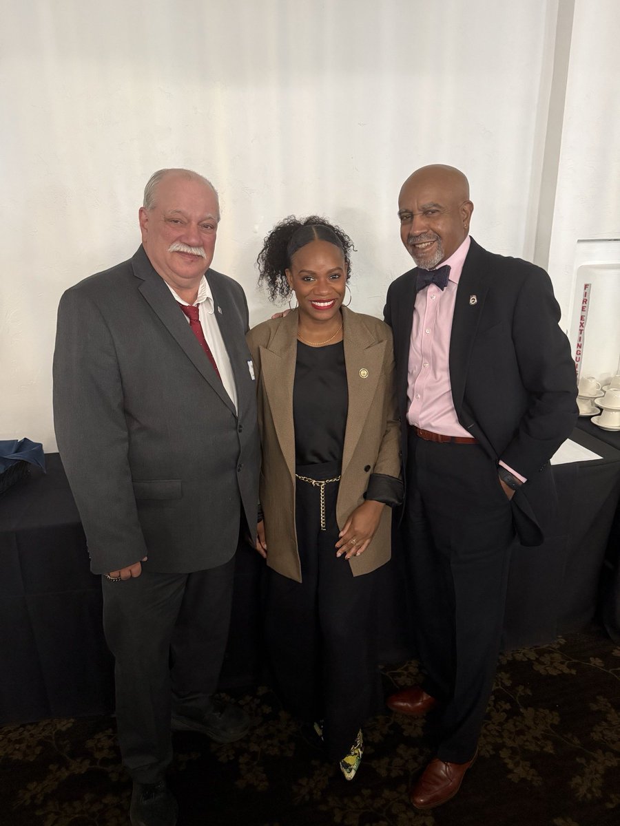SummerForPA's tweet photo. Honored to be recognized as the Outstanding Government Honoree by the Greater Westmoreland County Labor Council.

No better way to talk about the future of organizing than to recognize our labor movement here in Western PA—like the 12K organized at Pitt with USW.

Proud to stand with you all.