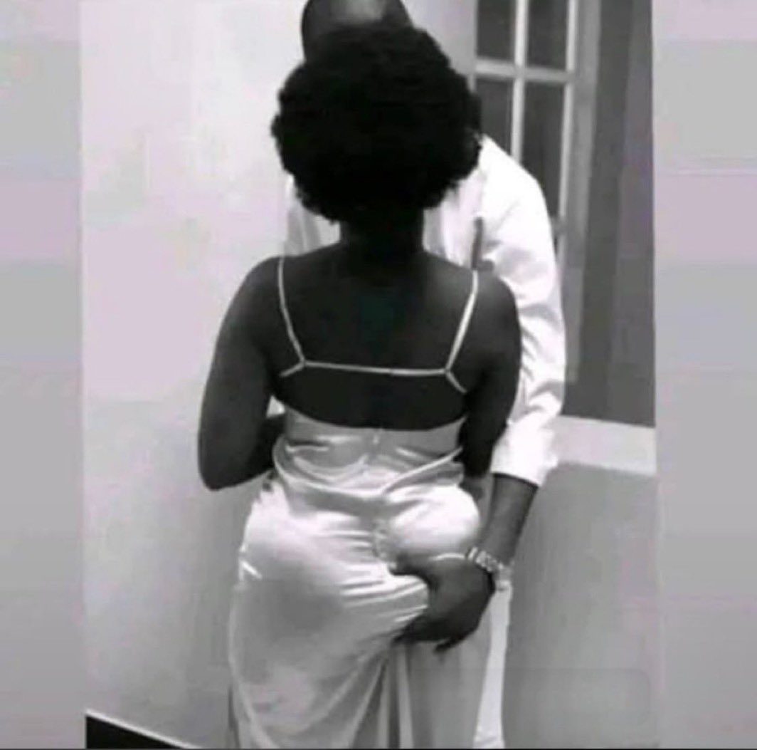 ivyynotyou's tweet photo. What’s so special about big A$$ that men can’t get over ? https://t.co/NKAABFhRfx
