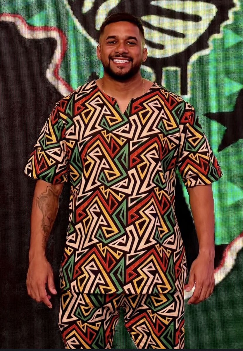 fofocarnaval's tweet photo. Mestre Fafá soltou o verbo nos stories sobre as eleições deste Domingo e mostrou indignação ao ver a quantidade de sambistas e pessoas beneficiadas com programas do governo, alinhados e dando votos para a direita! https://t.co/uI2SszTd4l