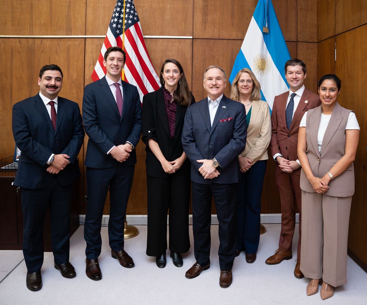 USAmbassadorARG's tweet photo. Corredor Andes-Atlántico: del anuncio a la acción. Una delegación conjunta del Departamento de Estado, el @EximBankUS y la @DFCgov ya está en la Argentina para profundizar el diálogo con autoridades locales y el sector privado en transporte, energía y minerales críticos. Así, el compromiso bilateral se traduce en hechos.