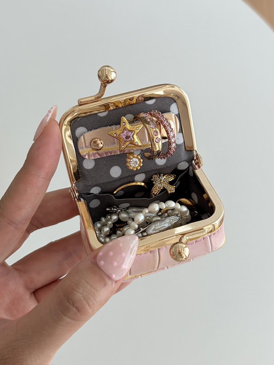 prtygal777's tweet photo. jewellery boxes https://t.co/5gPi5WO2fS