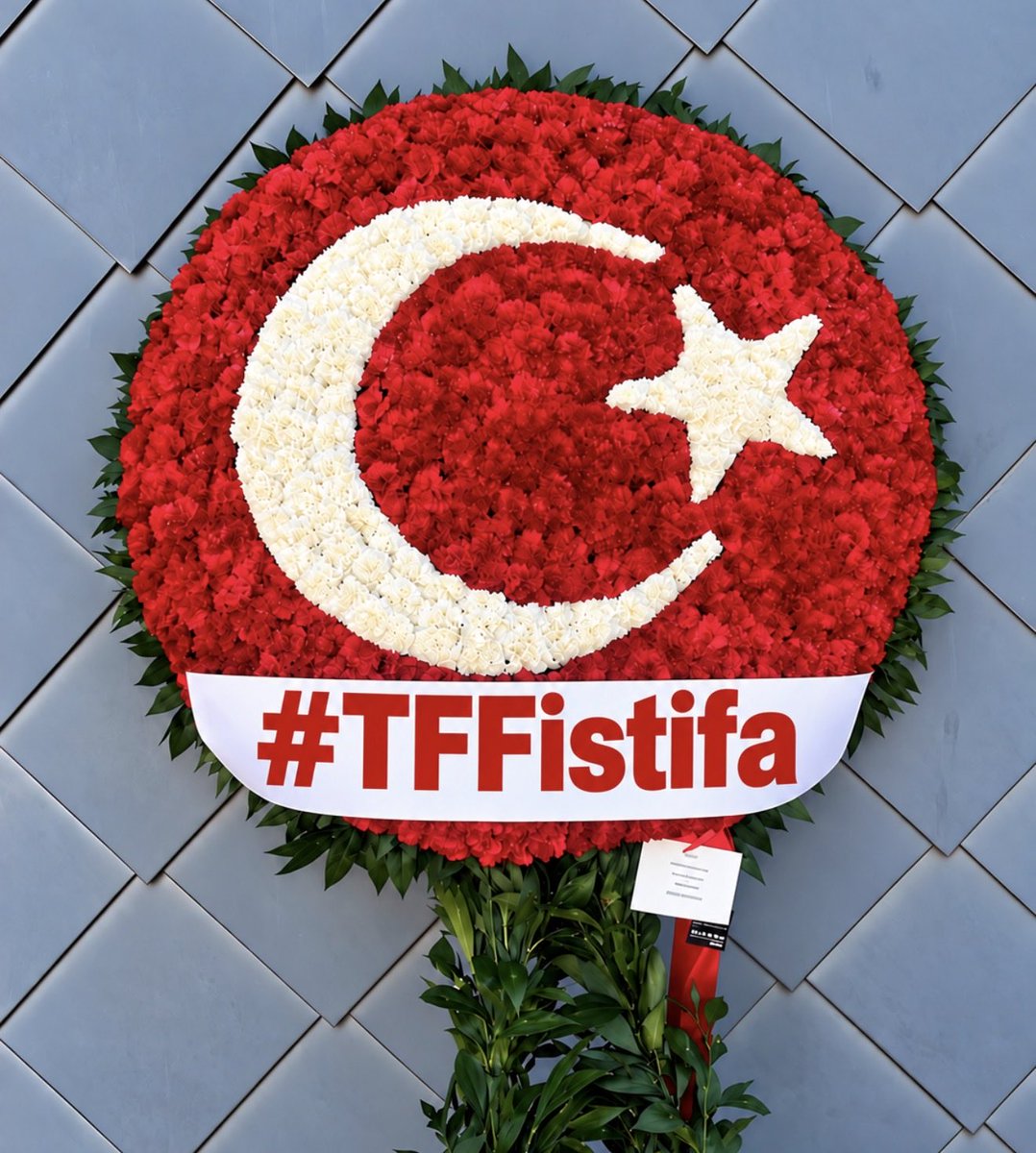 hakancebeci1905's tweet photo. Kim destekliyorsa desteklesin!
TÜRK MİLLETİ sizi asla desteklemiyor !!

Tüm kurullarınızla derhal #TFFİSTİFA !! https://t.co/p7FtXUYBLX