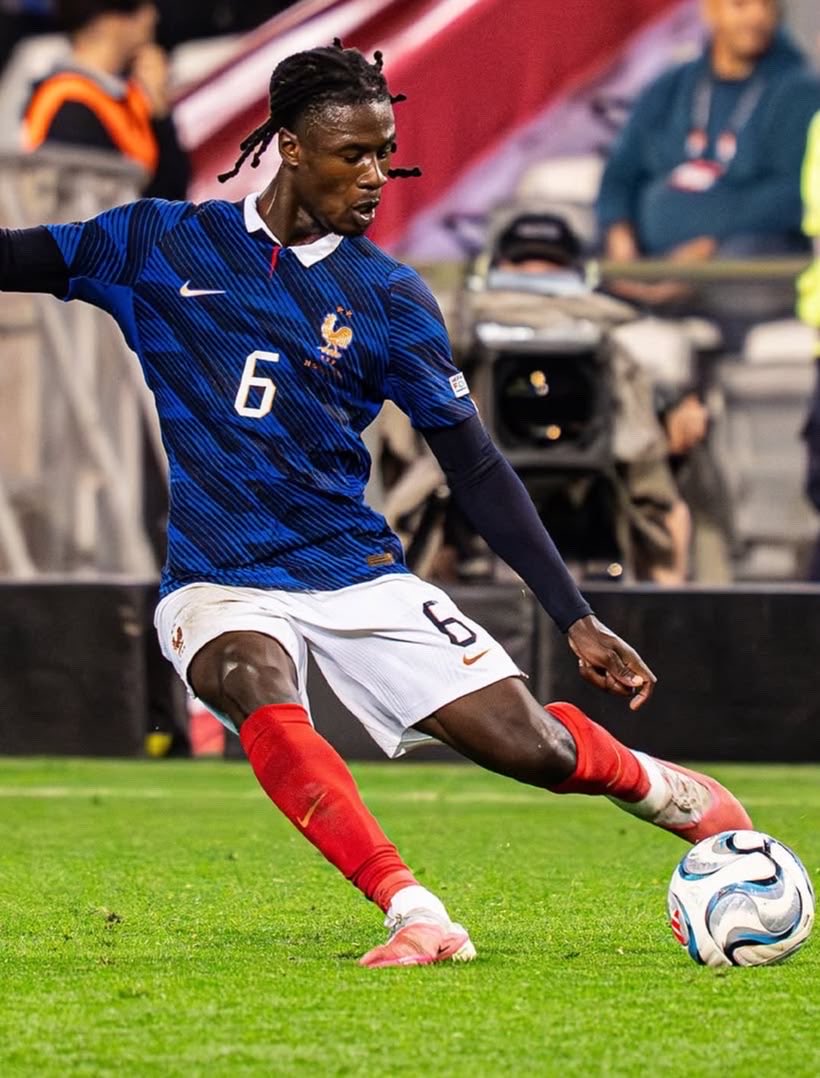 FranceRMCF1's tweet photo. 🚨🇫🇷 CAMAVINGA APPLAUDI PAR TOUT LE STADE DE FRANCE ! 👏🔥

Une prestation exceptionnelle ce soir pour le milieu du Real Madrid, saluée par tout le stade. 🤍 https://t.co/ZZTAxUrhmm